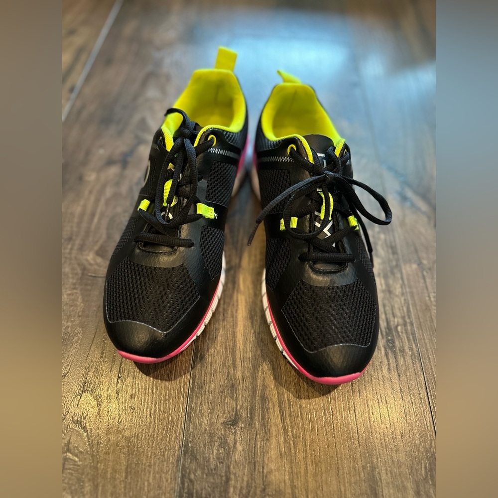 EUC Women's Skora Runner Lightweight Sneakers Black/Neon Size 9M
